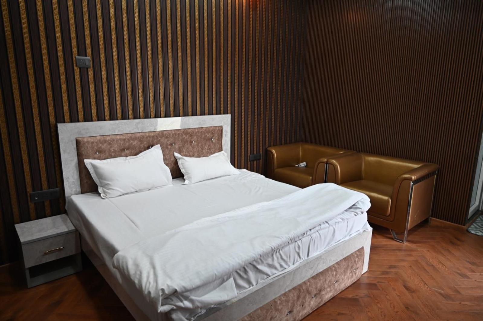 4 Seasons Resort By Jain Residency Sohna Экстерьер фото